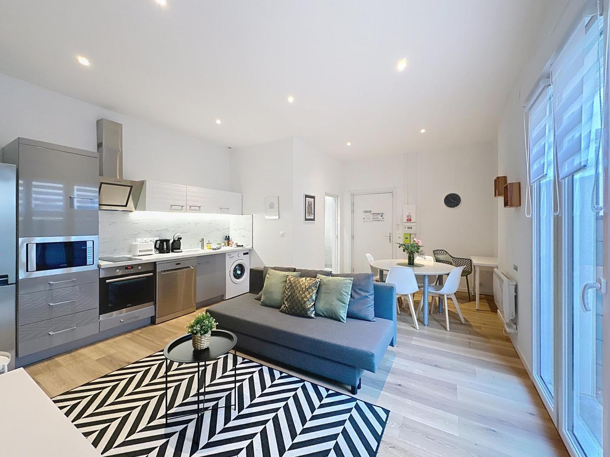 Le Sacre - Centre - Cour Privative - Parking Apartment Reims Exterior photo